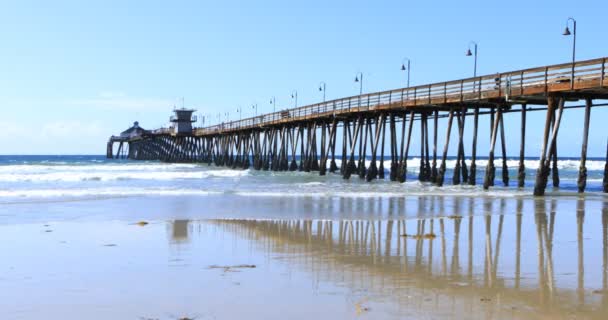 位于加利福尼亚帝国海滩的码头景观4K — 图库视频影像