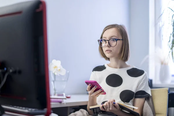 Studentka Uniwersytecie Lub Studiach Odległość Nauka Odległość Uczy Webinarium Online Zdjęcie Stockowe