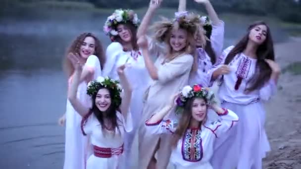 우크라이나 베레시 2019 민족의 국경일 전통적 유럽의 우크라이나 슬라브족 패션쇼 — 비디오