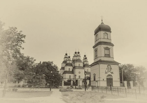 Гранж-картина православного старого храма — стоковое фото