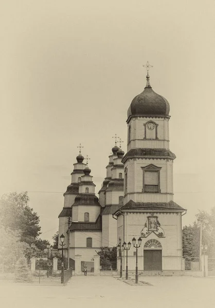 Гранж-картина православного старого храма — стоковое фото