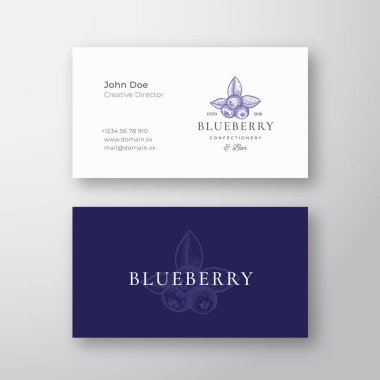 Yabanmersini Şekerlemesi Soyut Seçkin Vektör Logosu ve İş Kartı Şablonu. Yapraklı el yapımı böğürtlen. Premium Sabit Gerçekçi Mock Up. Modern Tipografi ve Yumuşak Gölgeler. İzole edilmiş