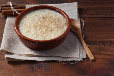 Tarçınlı sütlaç