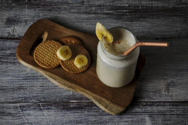 Batido Sorvete Banana Bebida Nutritiva Verão Feita Com Leite Iogurte — Fotografia de Stock