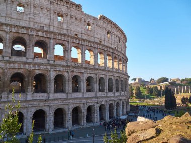 Colosseum, olarak da bilinen Flavius Anfi Tiyatro turist Roma, İtalya