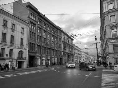 Akşamları Nevsky Prospekt 'te kavşak. Sankt Petersburg, Rusya Federasyonu