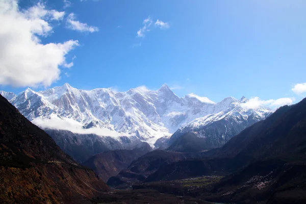 Nanga Bawa Peak Snowy Mountains Blue Sky White Clouds Folk — Stock Photo, Image