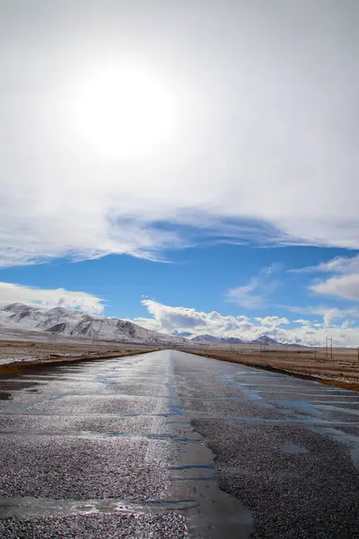 Ciel Est Dégagé Après Neige Les Montagnes Enneigées Loin Ciel — Photo