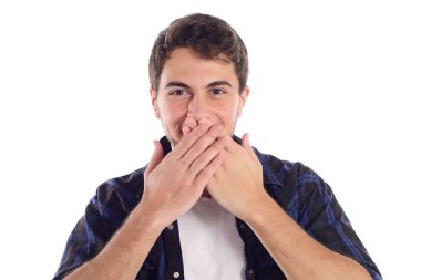 Ağzını kapsayan bir adam portresi.