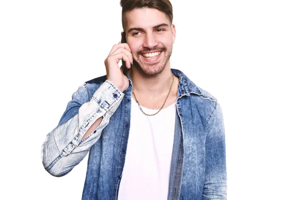 Joven hablando por teléfono . — Foto de Stock