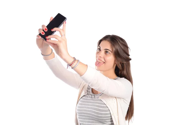 Mujer tomando selfie con smartphone. —  Fotos de Stock