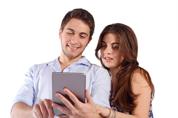 Para przy użyciu cyfrowego tabletu. — Zdjęcie stockowe