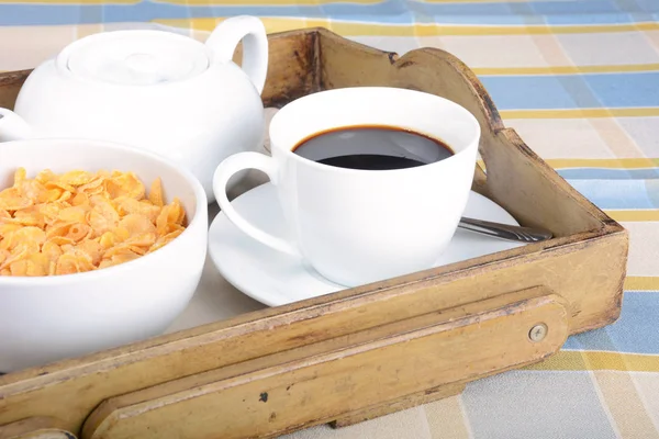 Поднос для завтрака с кофе и зерновыми . — стоковое фото