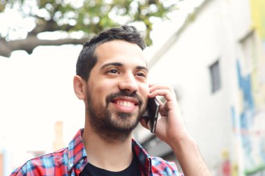 Evet genç latin adam.