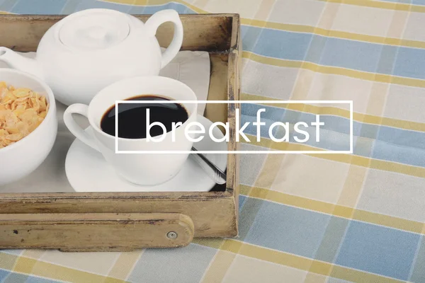 Bandeja de desayuno con café y cereales . — Foto de Stock