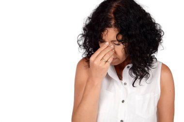 endişeli bir kadın portresi.