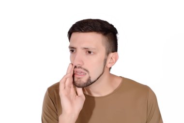 Genç adam için endişe.