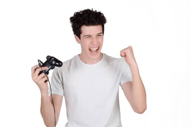 video oyunları oynarken adam.