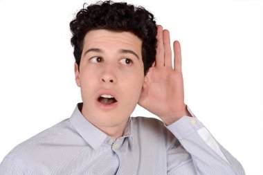 Adam bir şey işitme.