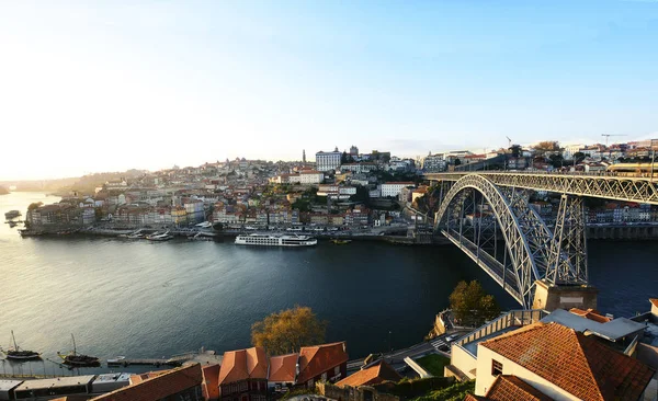 Dom luis híd és a folyó Douro, Portugália. — Stock Fotó