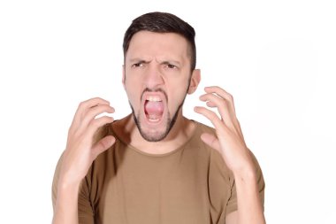 kızgın genç adam.