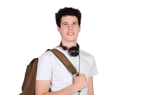 Retrato de jovem latino com mochila . — Fotografia de Stock