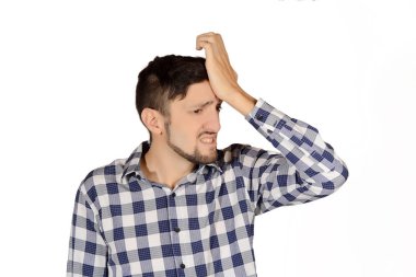 Genç adam için endişe.