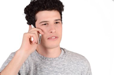 Telefonda konuşan adam..