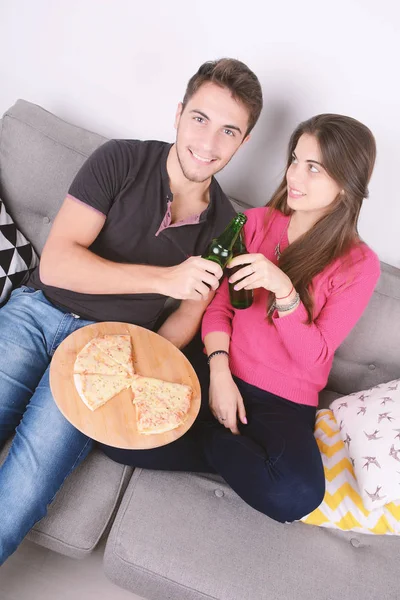 Kaç bira içme ve pizza yemek.