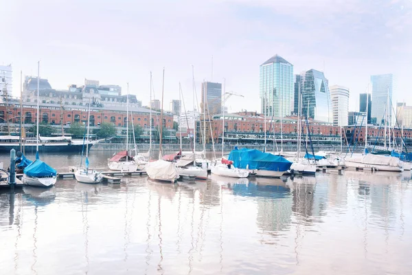 Puerto Madero stadsdelen i Buenos Aires. — Stockfoto