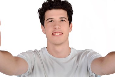 Adam selfie çekiyor..