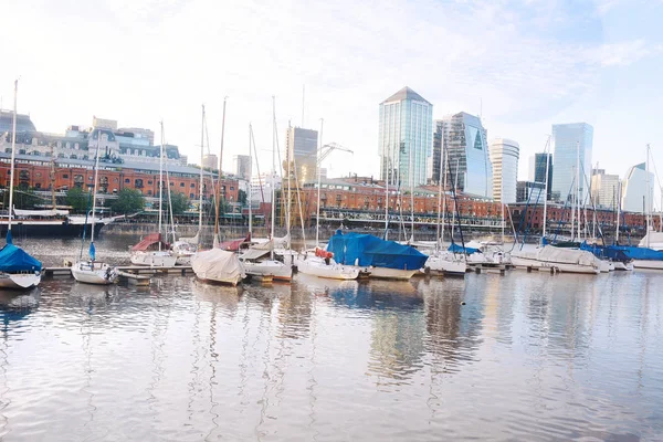 Puerto Madero stadsdelen i Buenos Aires. — Stockfoto