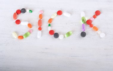 Haplarla kelime hasta etti.