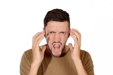 kızgın genç adam.