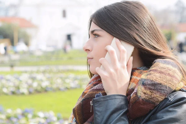 Evet genç bir kadının yakın çekim.