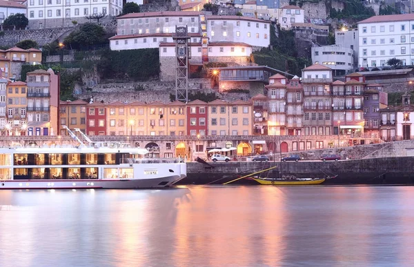 Vieille ville de Porto et rivière Douro, Portugal . — Photo