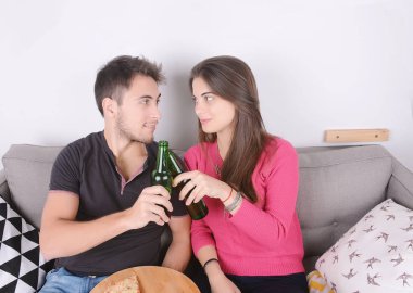 Kaç bira içme ve pizza yemek.