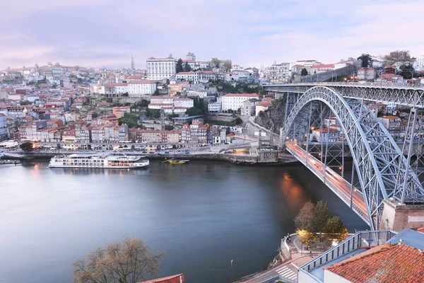 Dom luis γέφυρα και τον ποταμό Douro, Πορτογαλία. — Φωτογραφία Αρχείου