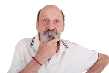 Yaşlı adam bir şey üzerinde düşünme portresi