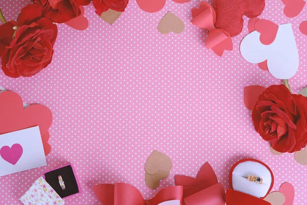 День святого Валентина фон с форме сердца, подарочные коробки, футляры — стоковое фото