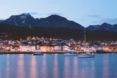 Şehir Ushuaia geceleri.