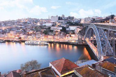 Bir Porto kentin günbatımı.
