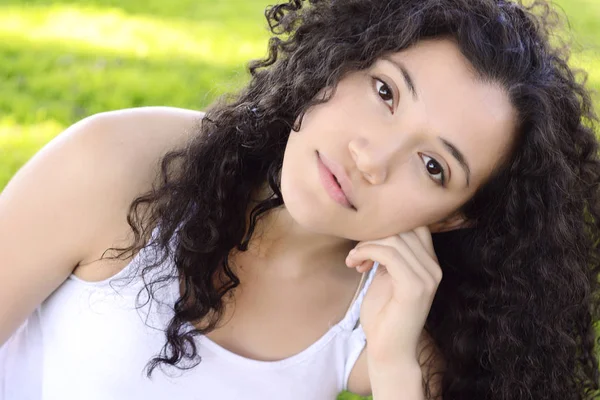 Portrait of young woman — Stock Photo, Image