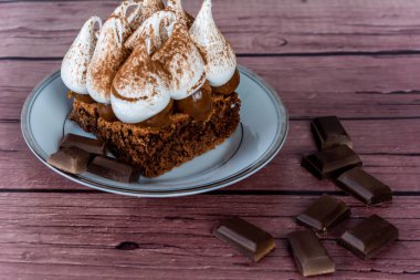 Mini çikolatalı kek.