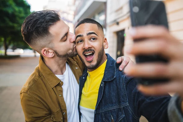 Porträt Eines Glücklichen Homosexuellen Paares Das Zeit Miteinander Verbringt Und — Stockfoto