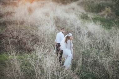 sevgi dolu iki coutryside içinde