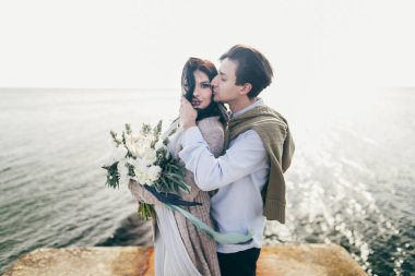 Gelin çift iskele üzerinde