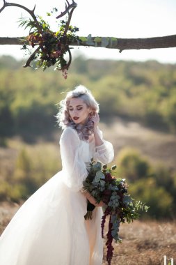 kırsal kesimde açık havada güzel gelin