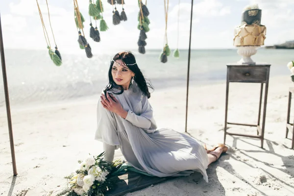 Sahilde güzel bir kız