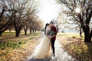 Gelin çift sonbahar Park